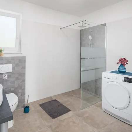 Vikendica 3 Bedroom Gorgeous In Pula
