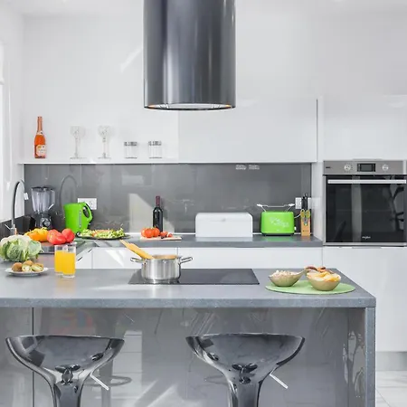 3 Bedroom Gorgeous In Pula