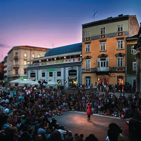 Vikendica 3 Bedroom Gorgeous In