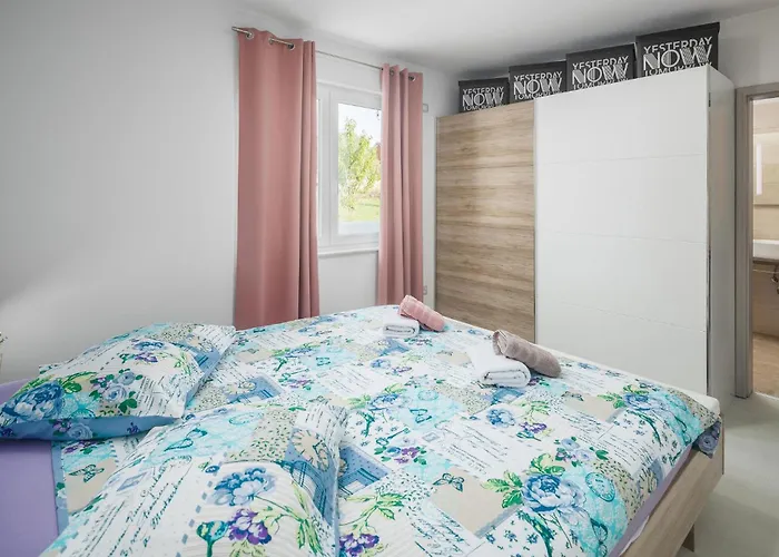 3 Bedroom Gorgeous In Casa de Férias