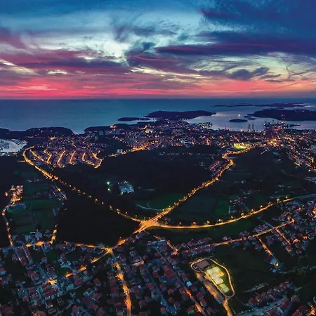 Casa vacanze 3 Bedroom Gorgeous In Pola