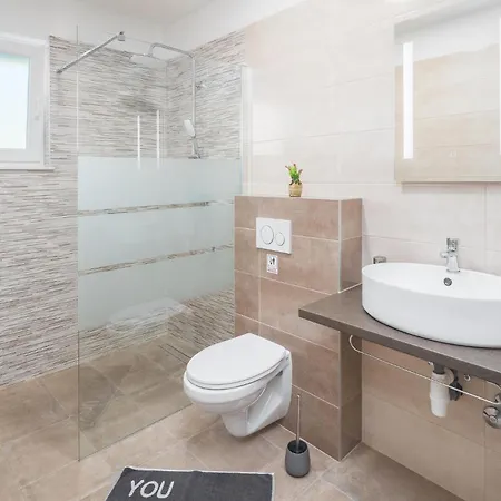 Semesterbostad 3 Bedroom Gorgeous In Pula