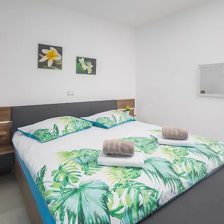 3 Bedroom Gorgeous In Pola