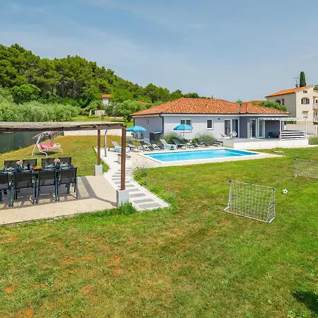 In With House A Panoramic View Holiday home Pula