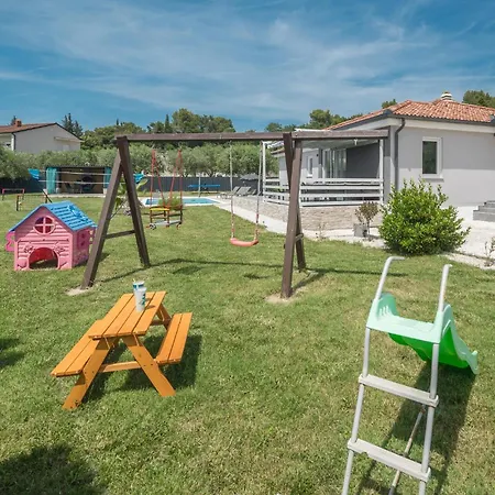 3 Bedroom Gorgeous In * Pula