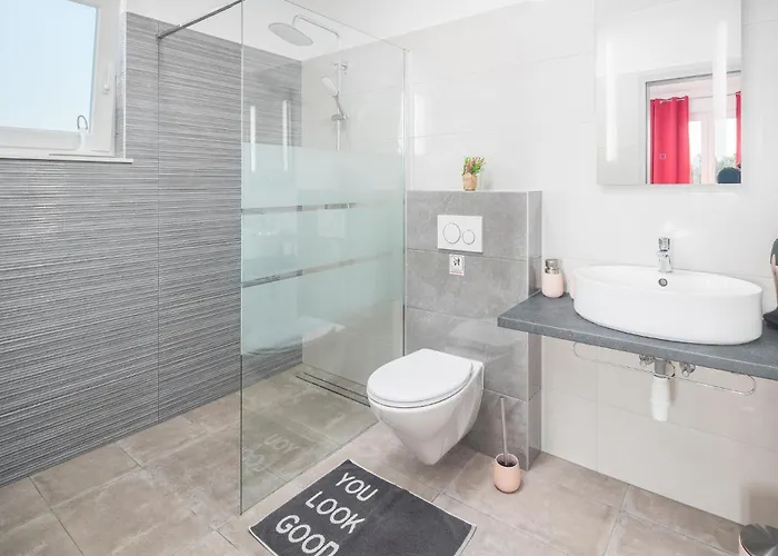 Holiday home 3 Bedroom Gorgeous In Pula