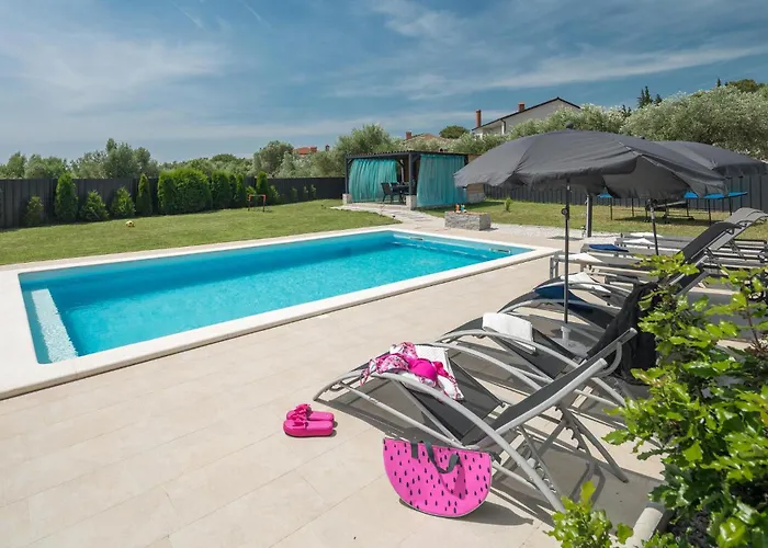 3 Bedroom Gorgeous In Nyaraló *