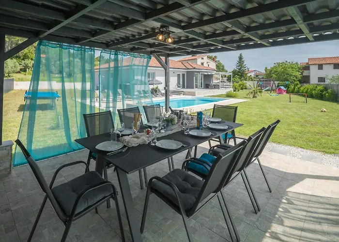 3 Bedroom Gorgeous In Nyaraló