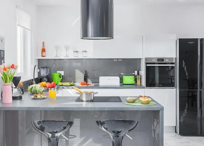 3 Bedroom Gorgeous In Pula